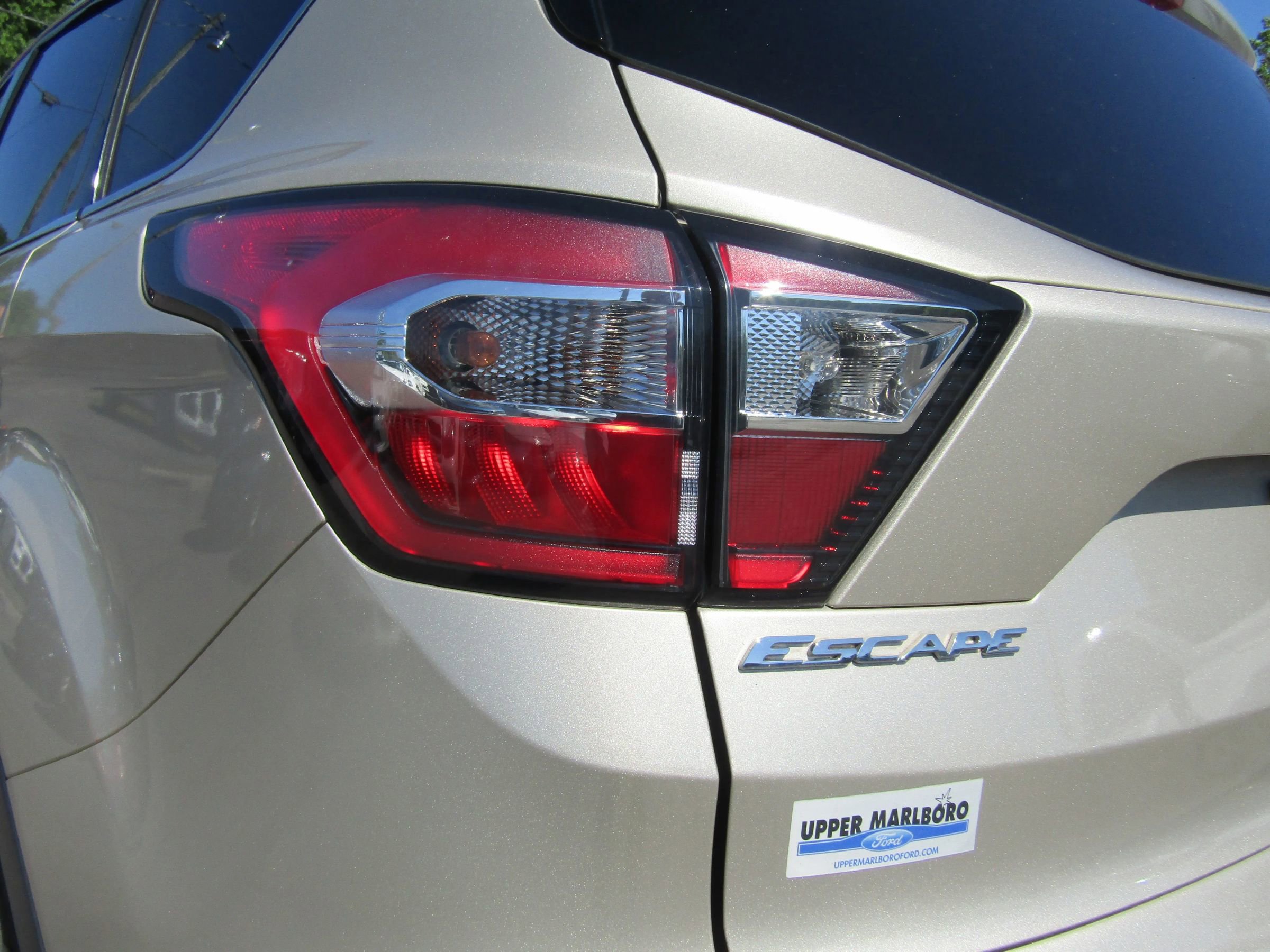 Used 2017 Ford Escape SE w/ SE Leather Comfort Package FWD image 10