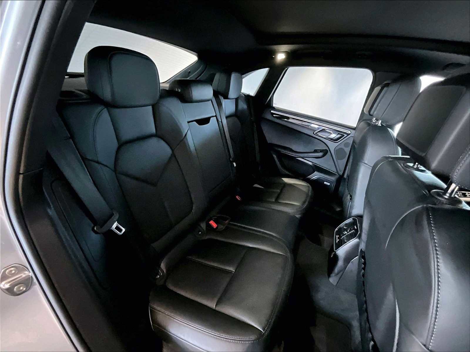 Used 2024 Porsche Macan S image 31