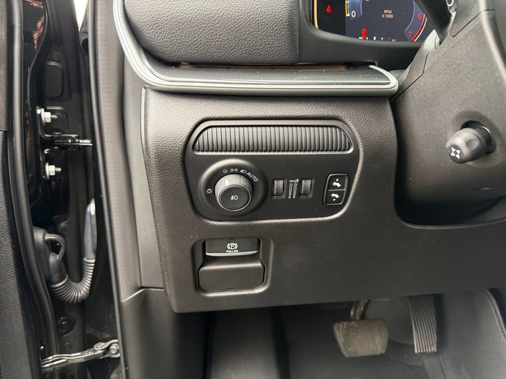 Used 2023 Jeep Wagoneer 4WD image 16