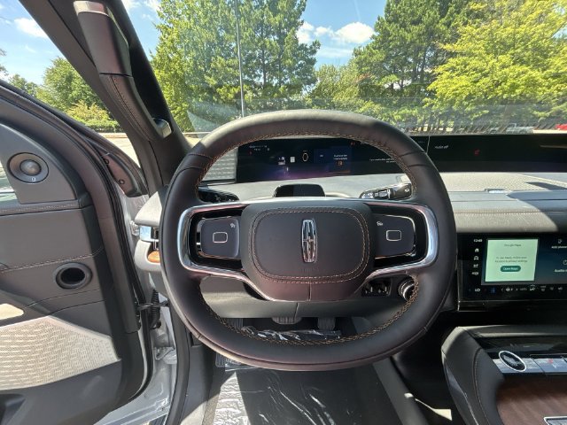 New 2025 Lincoln Navigator L Black Label AWD/4WD image 14