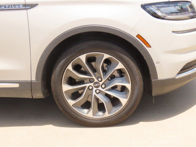 Used 2023 Lincoln Nautilus Reserve w/ Equipment Group 201A AWD/4WD image 7