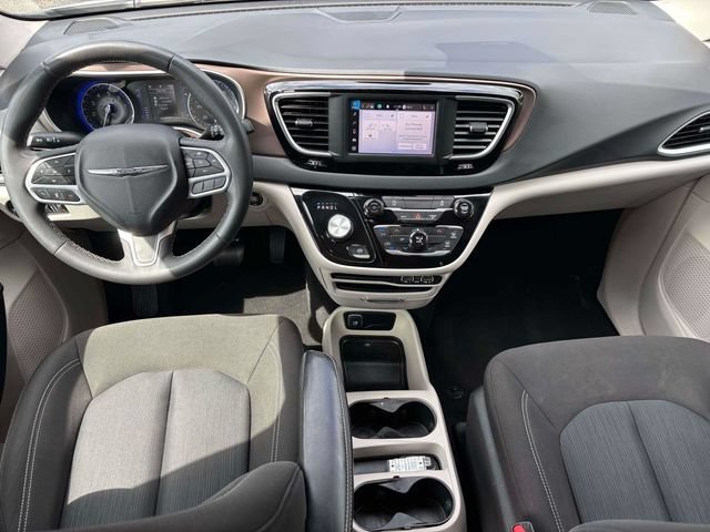Used 2023 Chrysler Voyager LX FWD image 23