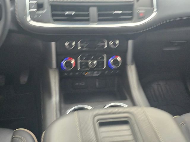 Used 2023 GMC Yukon XL SLT w/ SLT Premium Package image 18