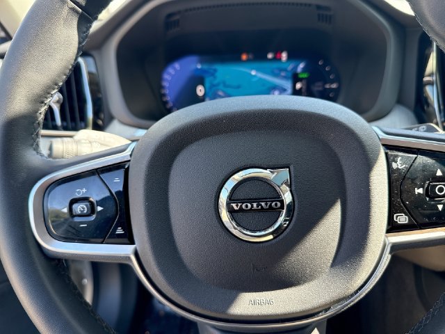 Certified 2025 Volvo XC60 T8 Plus w/ Protection Package Premier AWD/4WD image 14