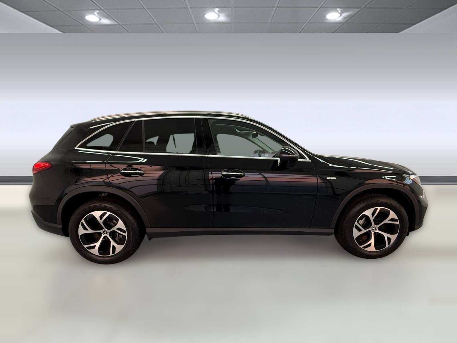 Certified 2025 Mercedes-Benz GLC 350e 4MATIC image 7
