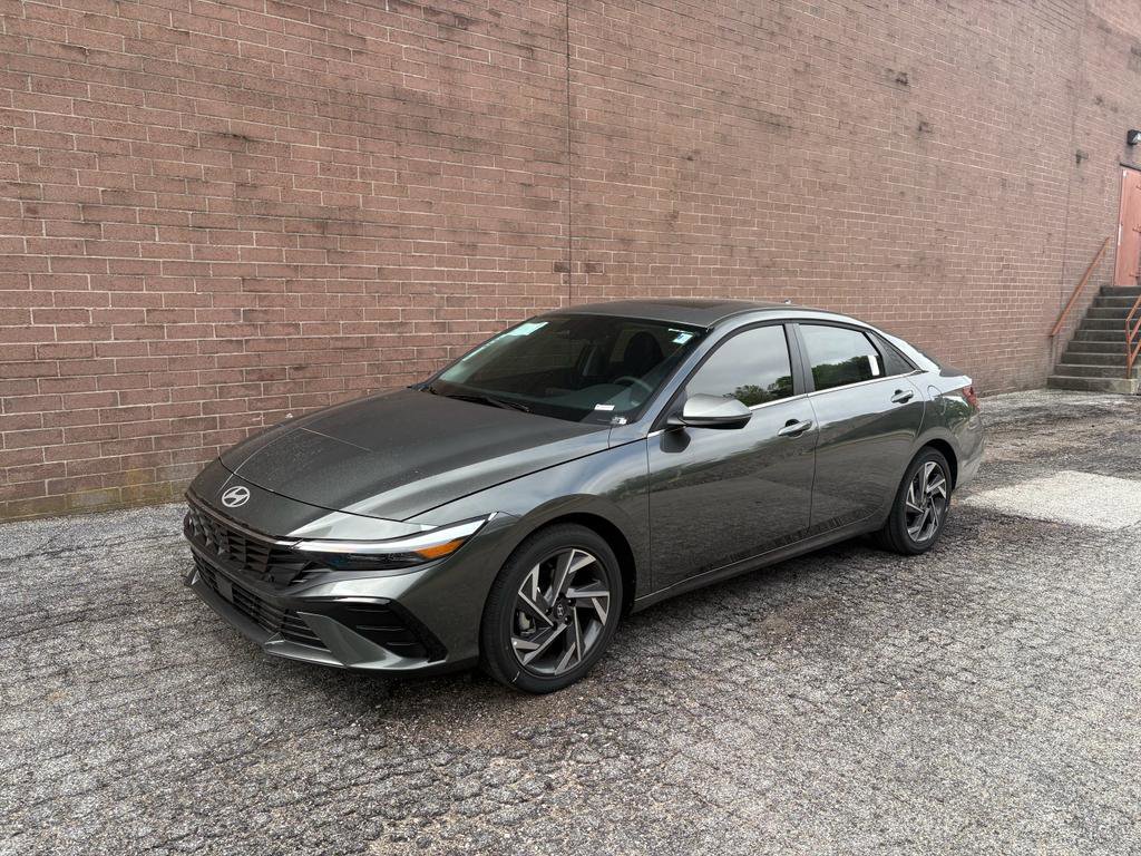 New 2026 Hyundai Elantra Limited FWD image 1