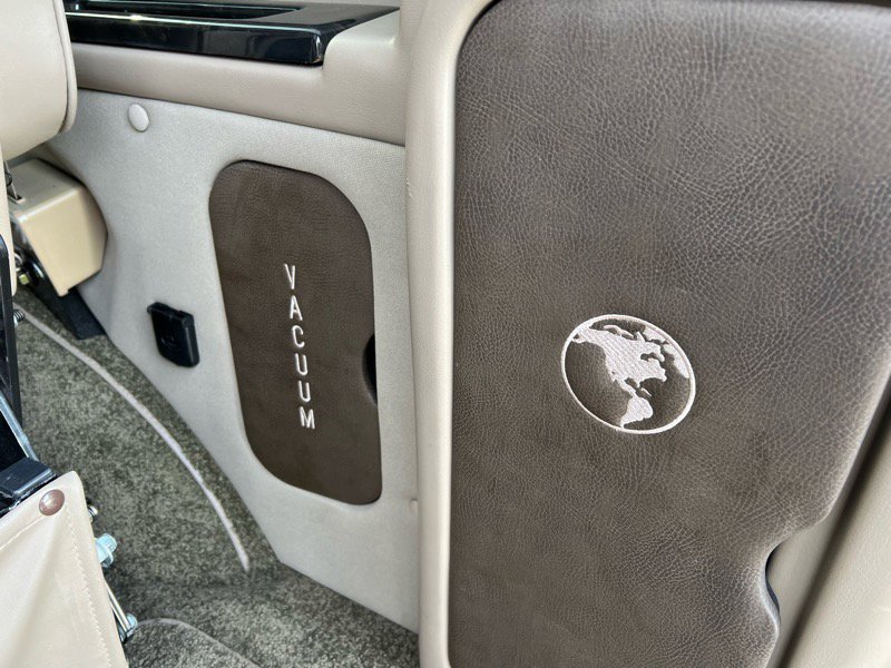 Used 2019 Chevrolet Express 2500 Extended w/ Enhanced Convenience Package image 8