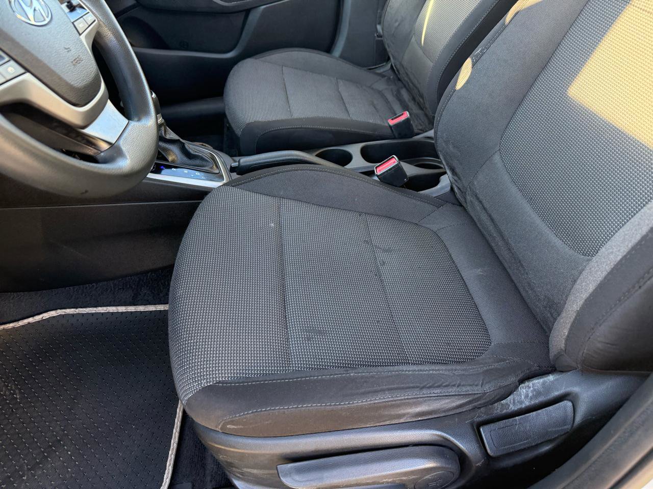 Used 2019 Hyundai Accent SE FWD image 10