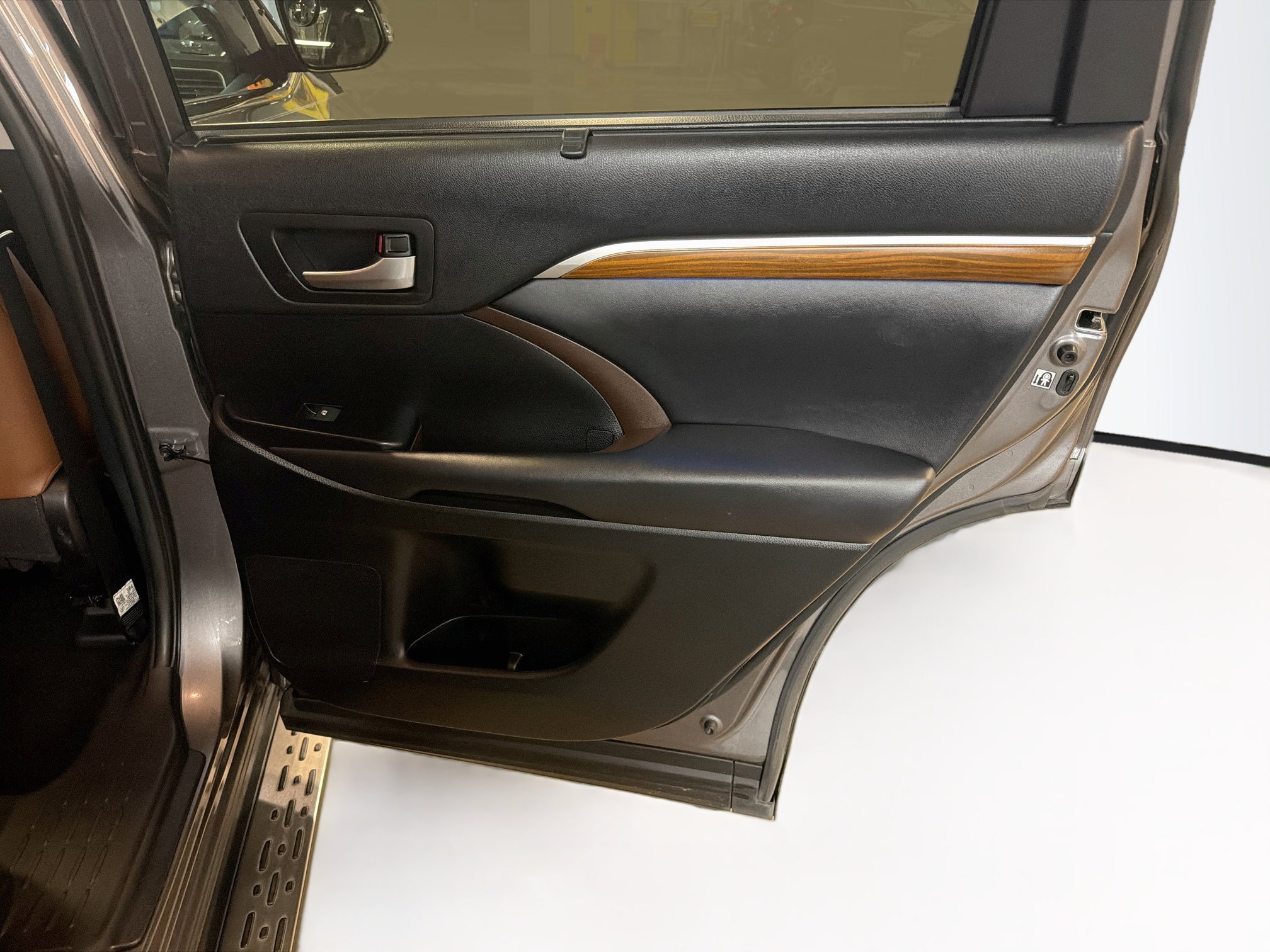 Used 2019 Toyota Highlander Limited AWD/4WD image 33