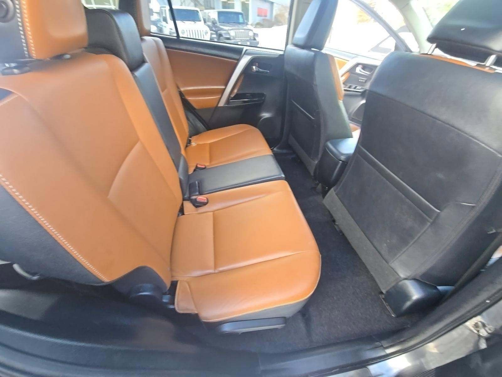 Used 2018 Toyota RAV4 Limited image 42