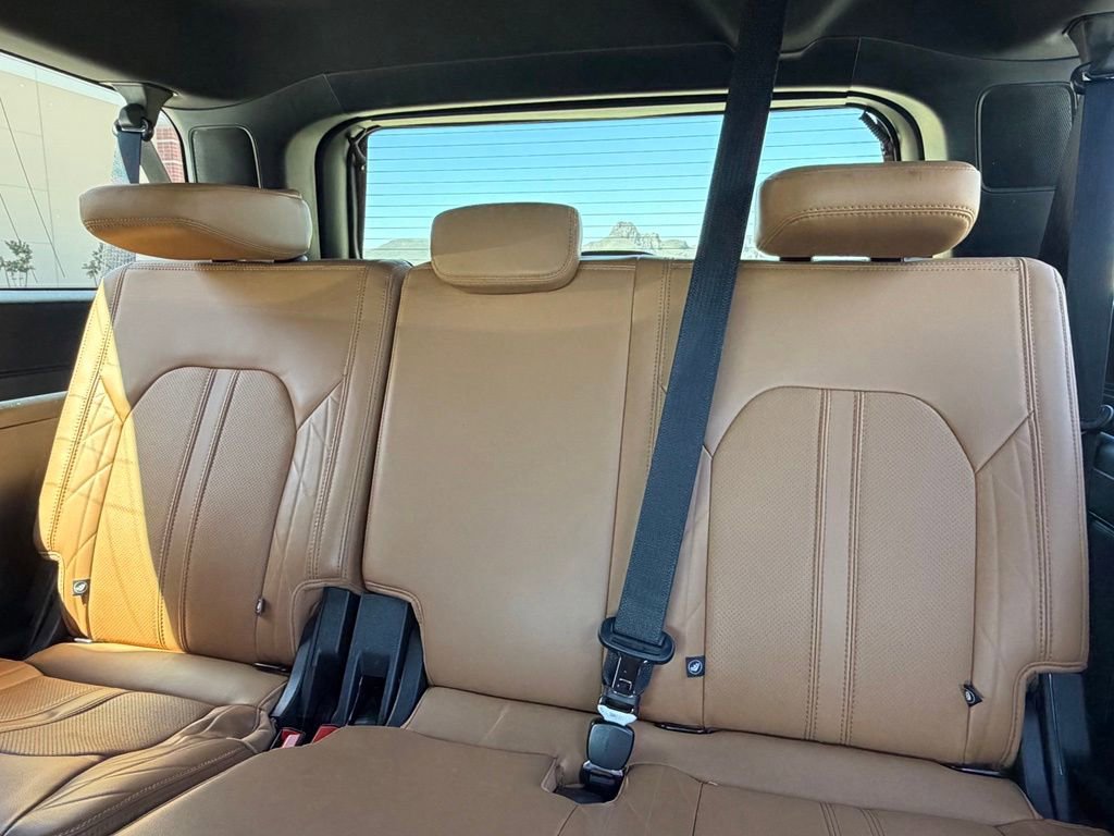 Used 2023 Ford Expedition Max Platinum AWD/4WD image 9