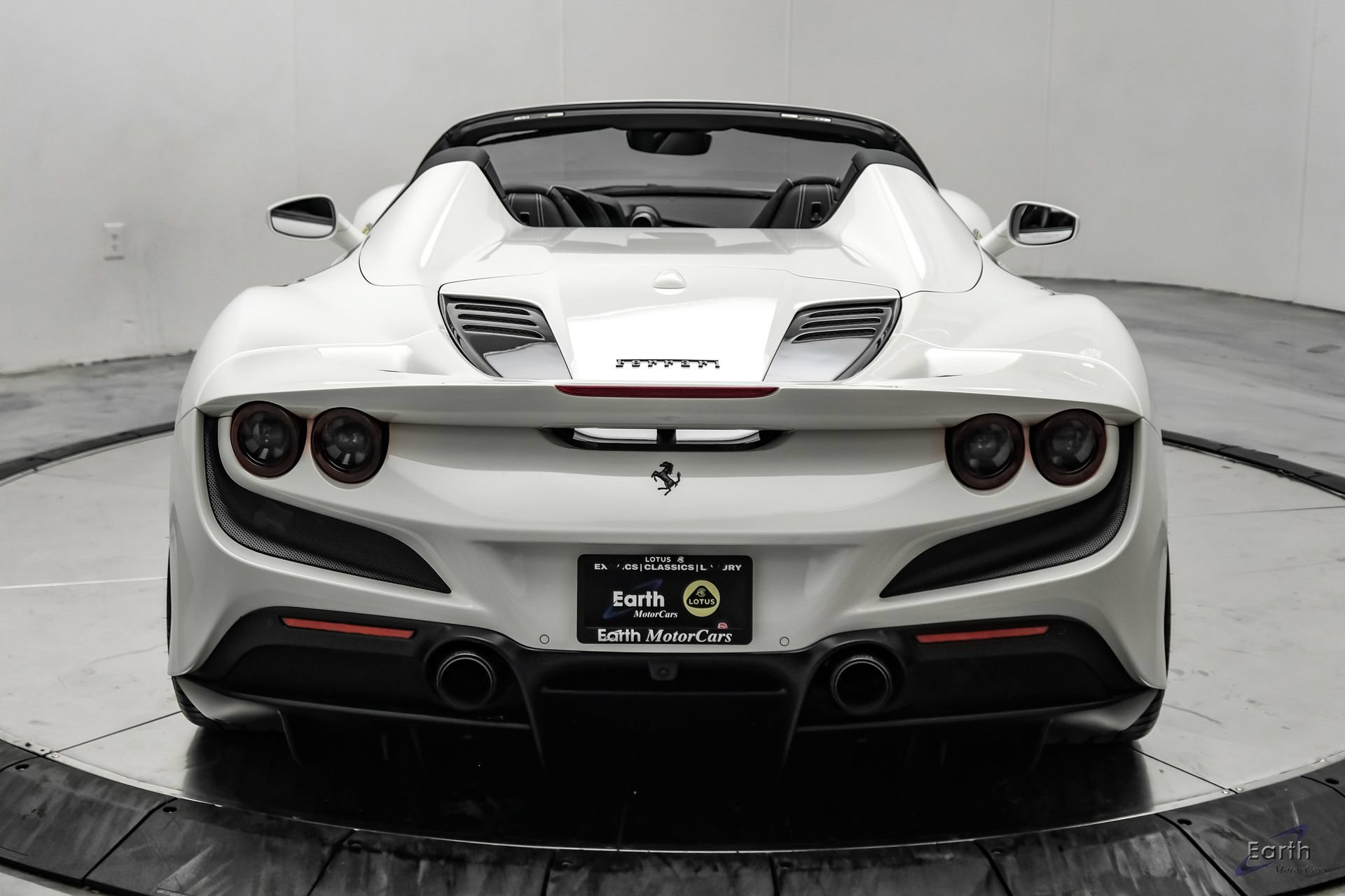 Used 2022 Ferrari F8 Tributo RWD image 17