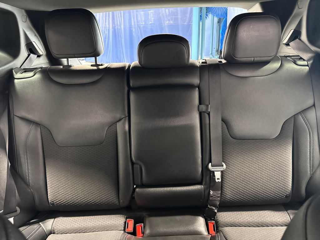 Used 2024 Jeep Compass Latitude AWD/4WD image 33