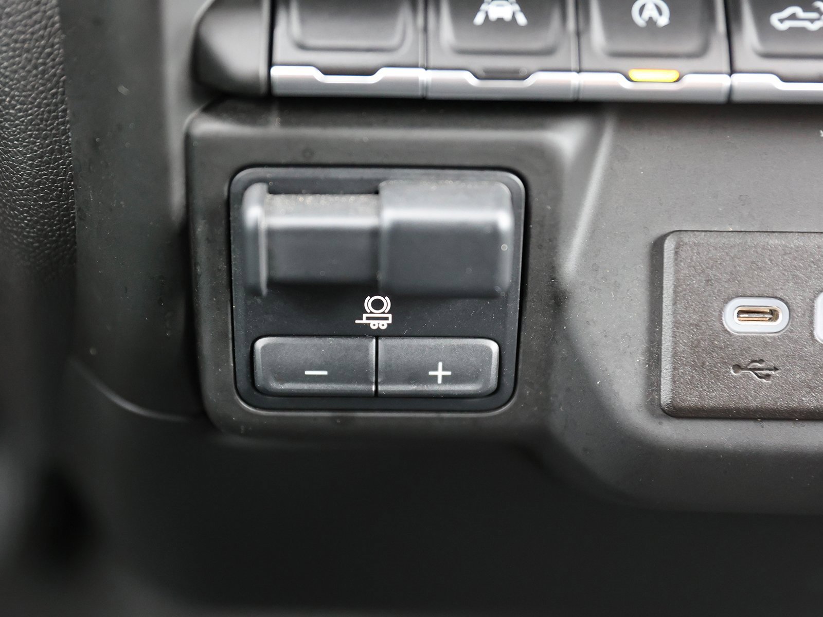 Used 2023 Chevrolet Silverado 1500 Custom image 32