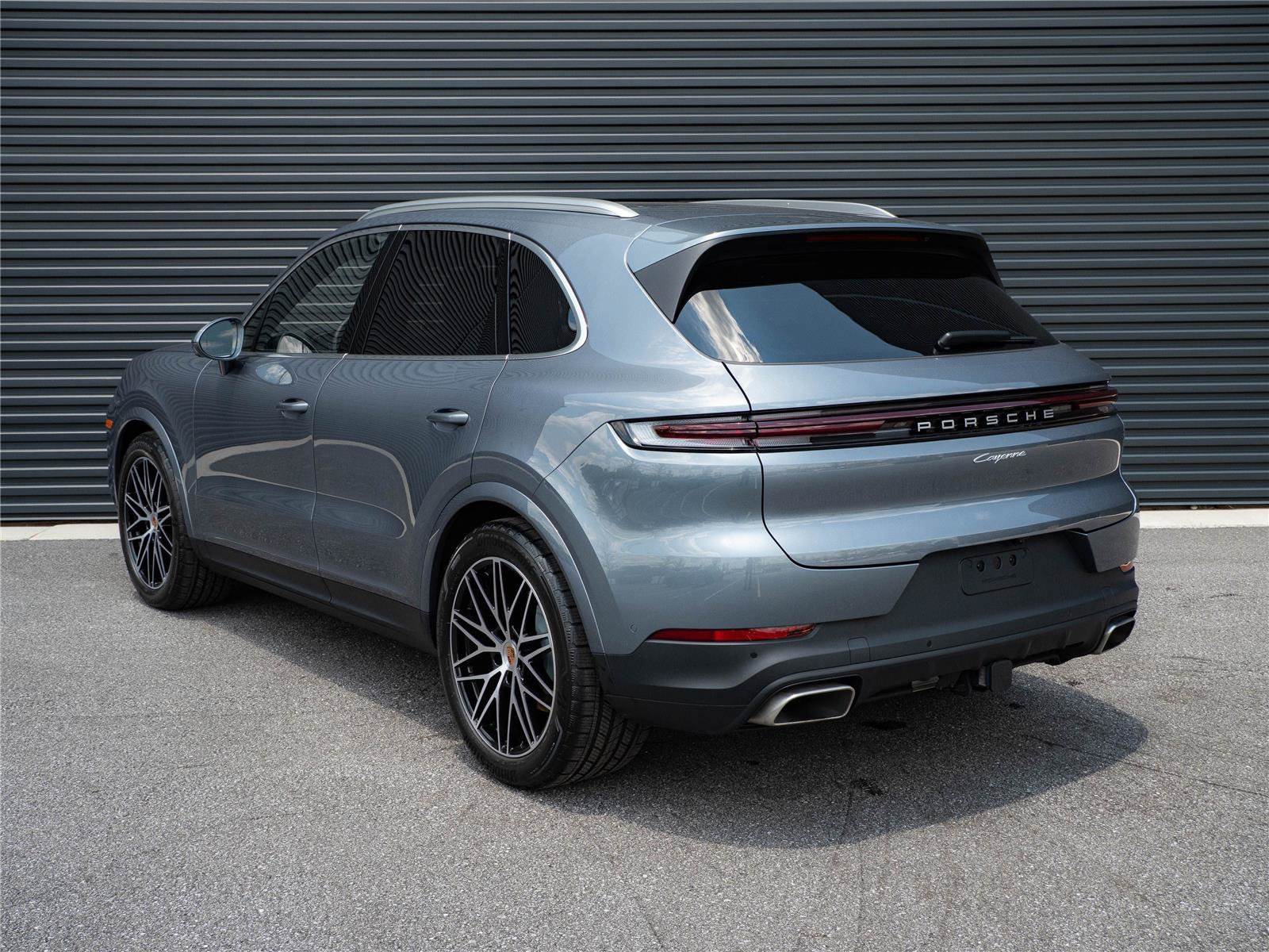 Certified 2026 Porsche Cayenne AWD/4WD image 3
