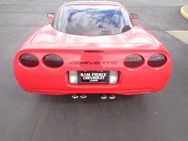 Used 2001 Chevrolet Corvette Coupe w/ Preferred Equipment Group2 RWD image 4