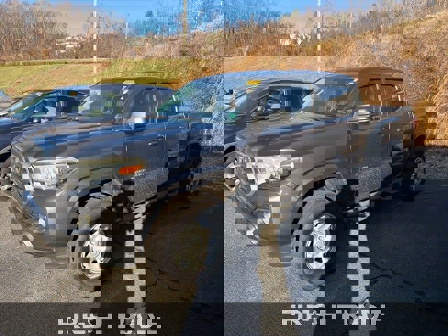 Used 2016 Toyota Tacoma SR5 image 3