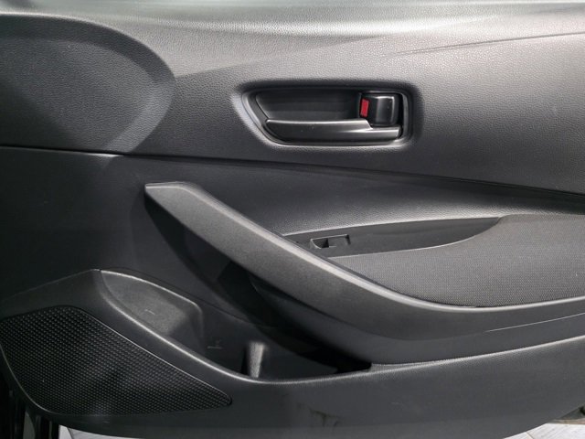 Used 2025 Toyota Corolla LE image 13