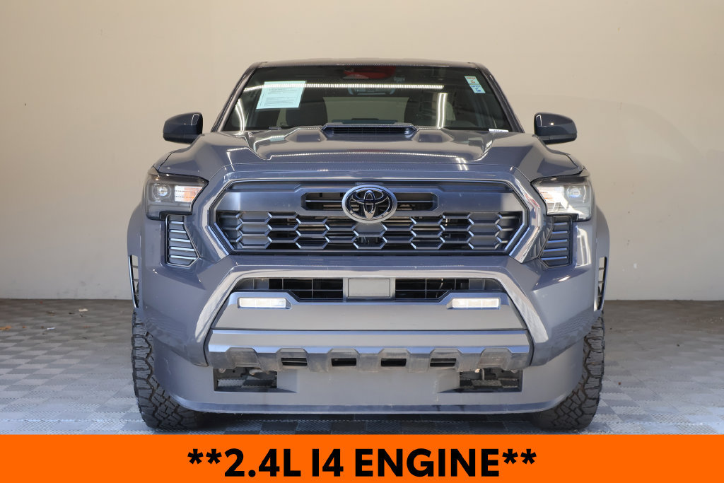 Used 2025 Toyota Tacoma TRD Sport AWD/4WD image 4