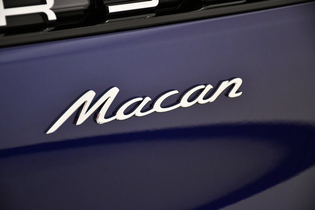 Certified 2026 Porsche Macan AWD/4WD image 11