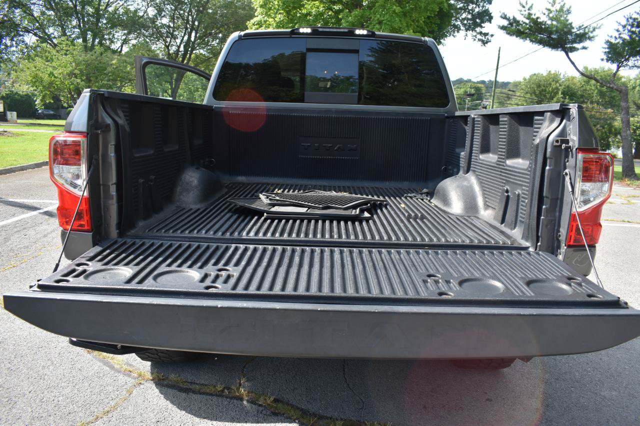 Used 2019 Nissan Titan S AWD/4WD image 30