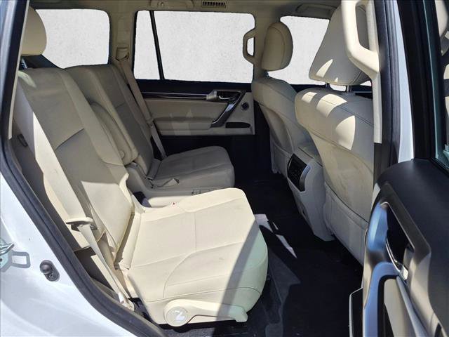 Used 2022 Lexus GX 460 Premium w/ Accessory Package AWD/4WD image 19