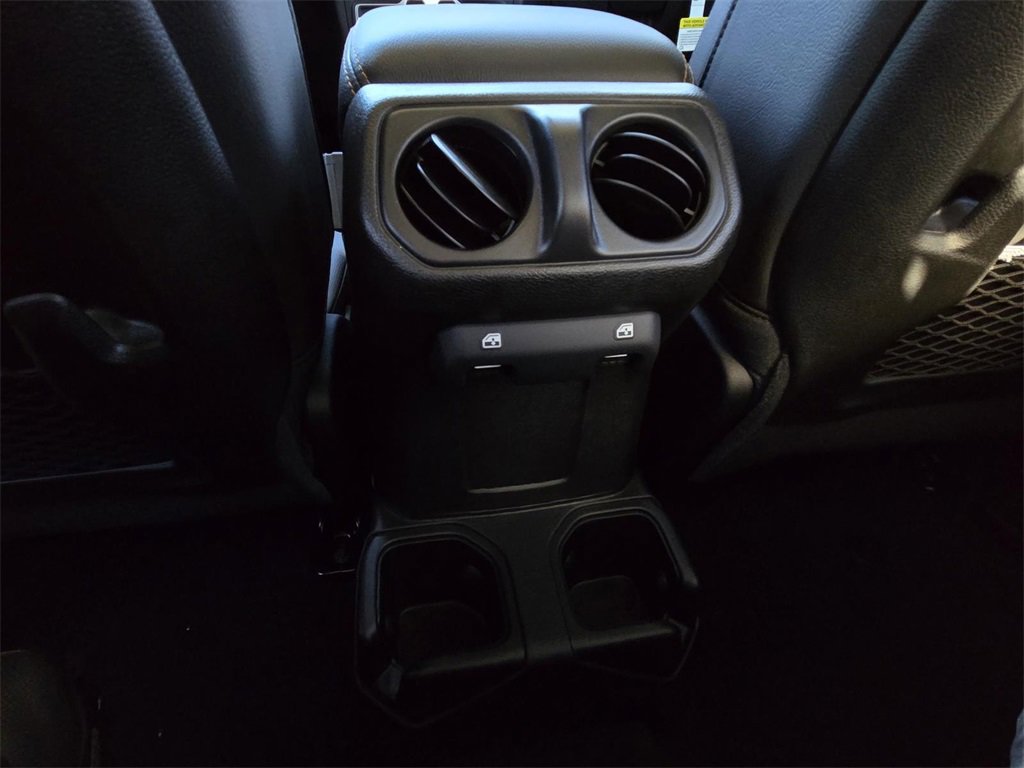 New 2025 Jeep Gladiator Sport image 14