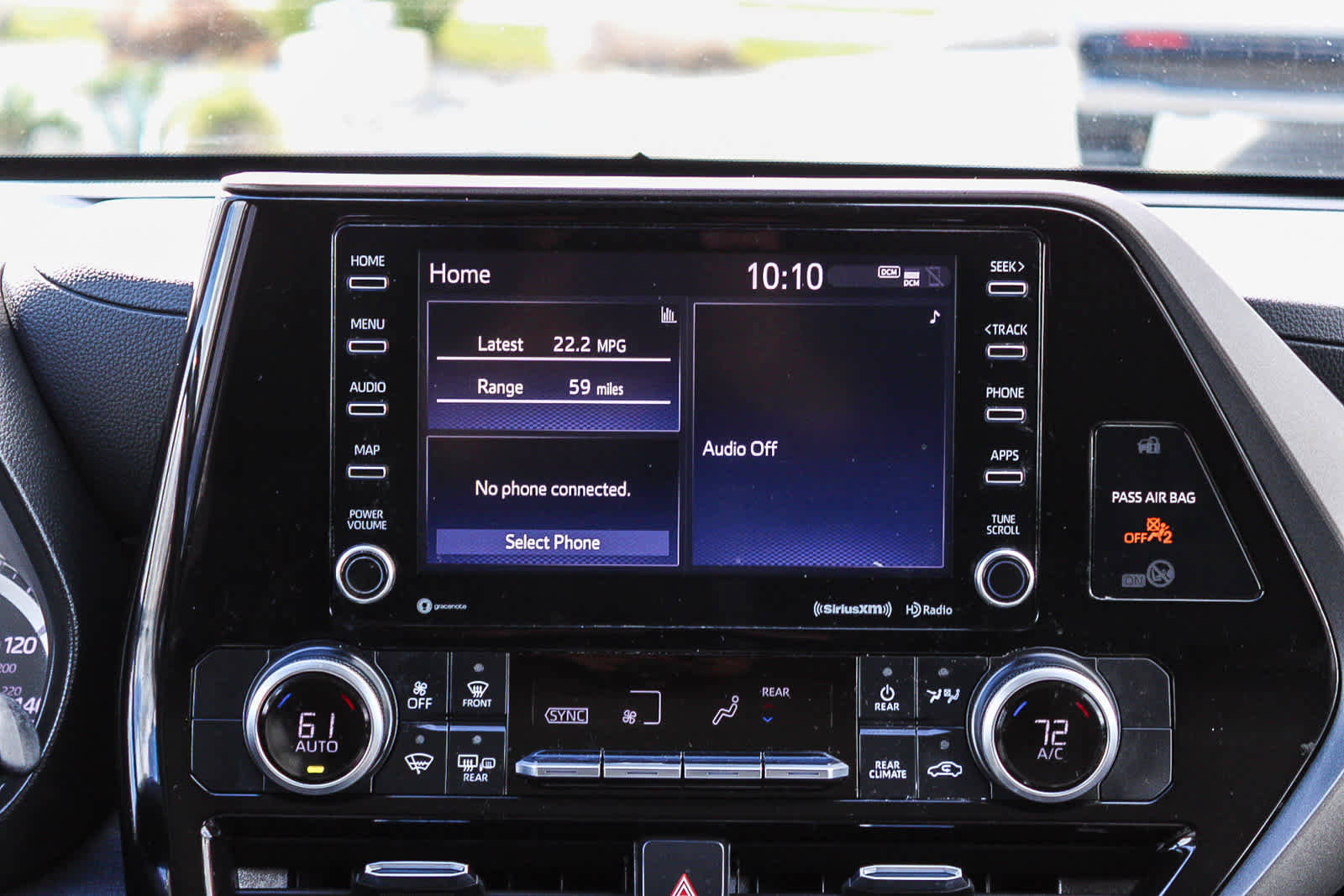 Used 2021 Toyota Highlander LE image 14