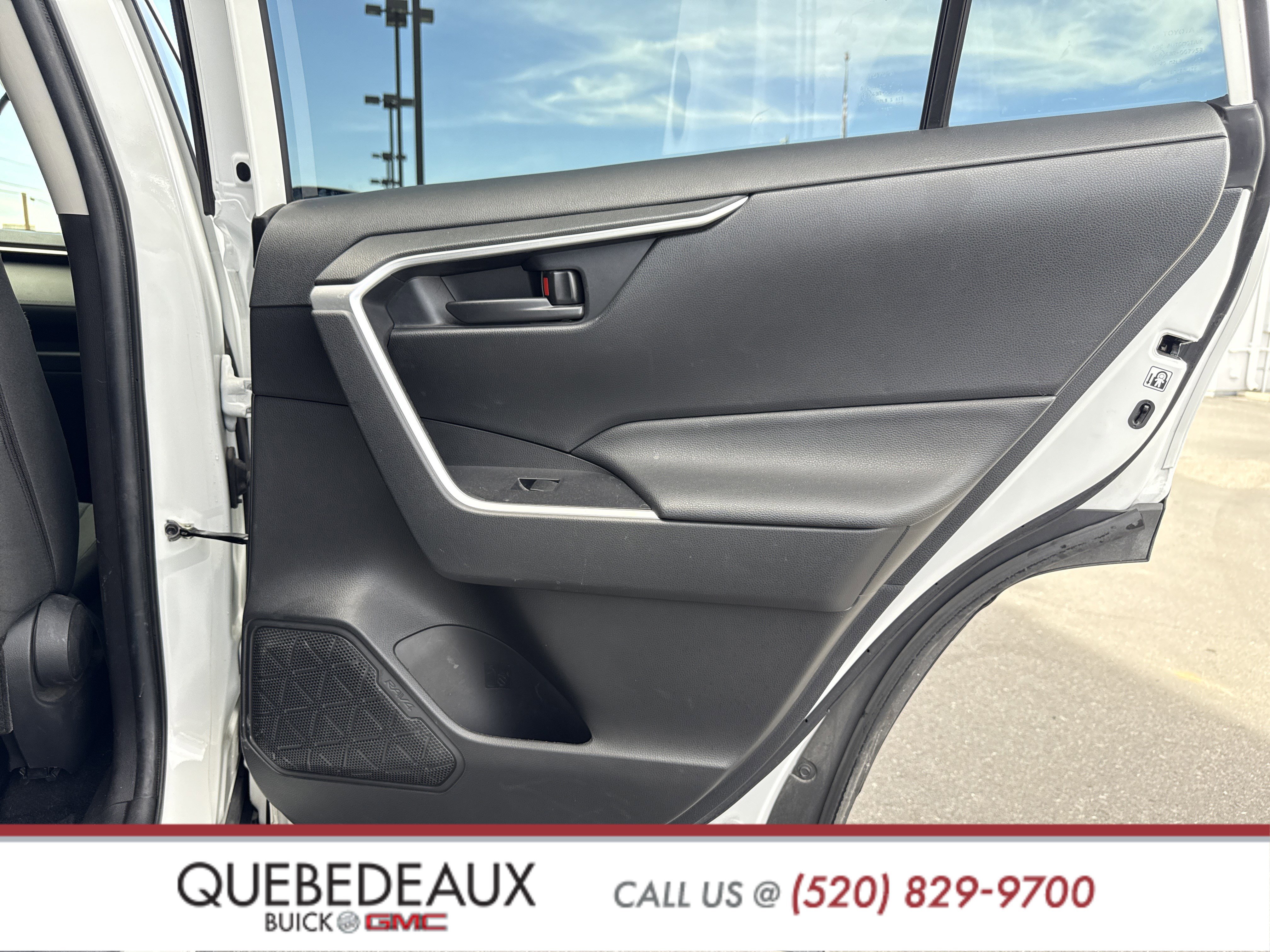 Used 2020 Toyota RAV4 LE image 34