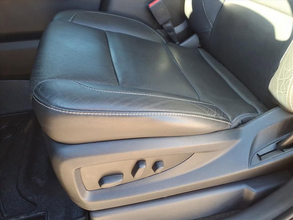 Used 2018 Chevrolet Suburban Premier image 19