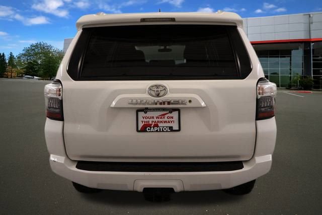 Used 2017 Toyota 4Runner SR5 image 3