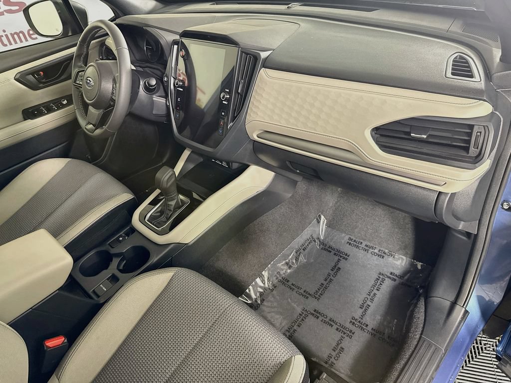 Used 2025 Subaru Forester Premium AWD/4WD image 32