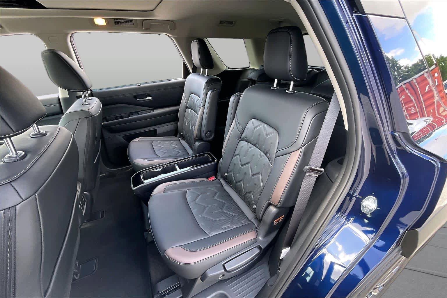 Used 2026 Nissan Pathfinder Platinum FWD image 20