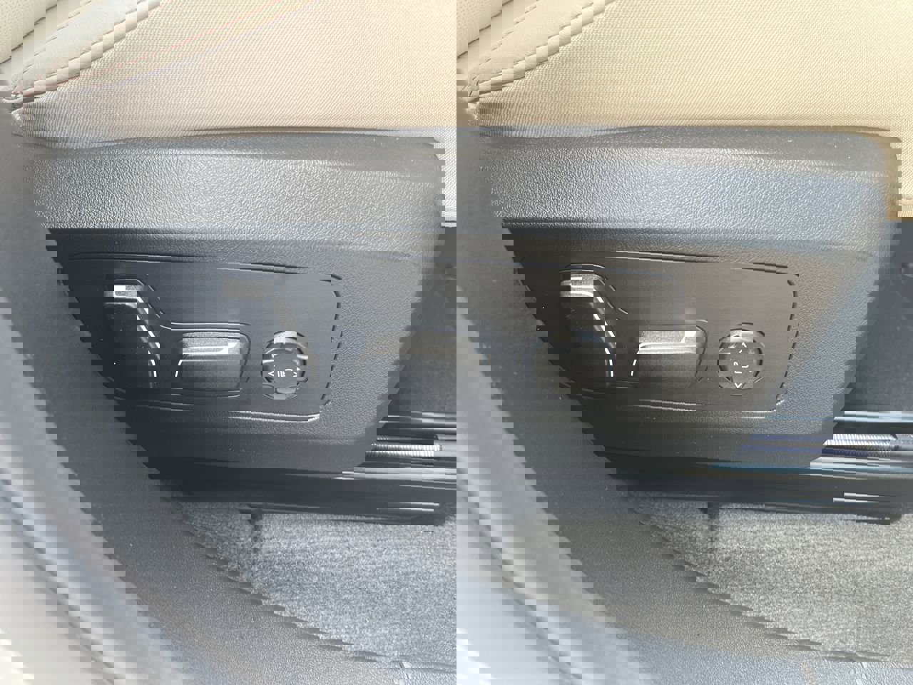 Used 2025 BMW X3 xDrive30i w/ Convenience Package image 37