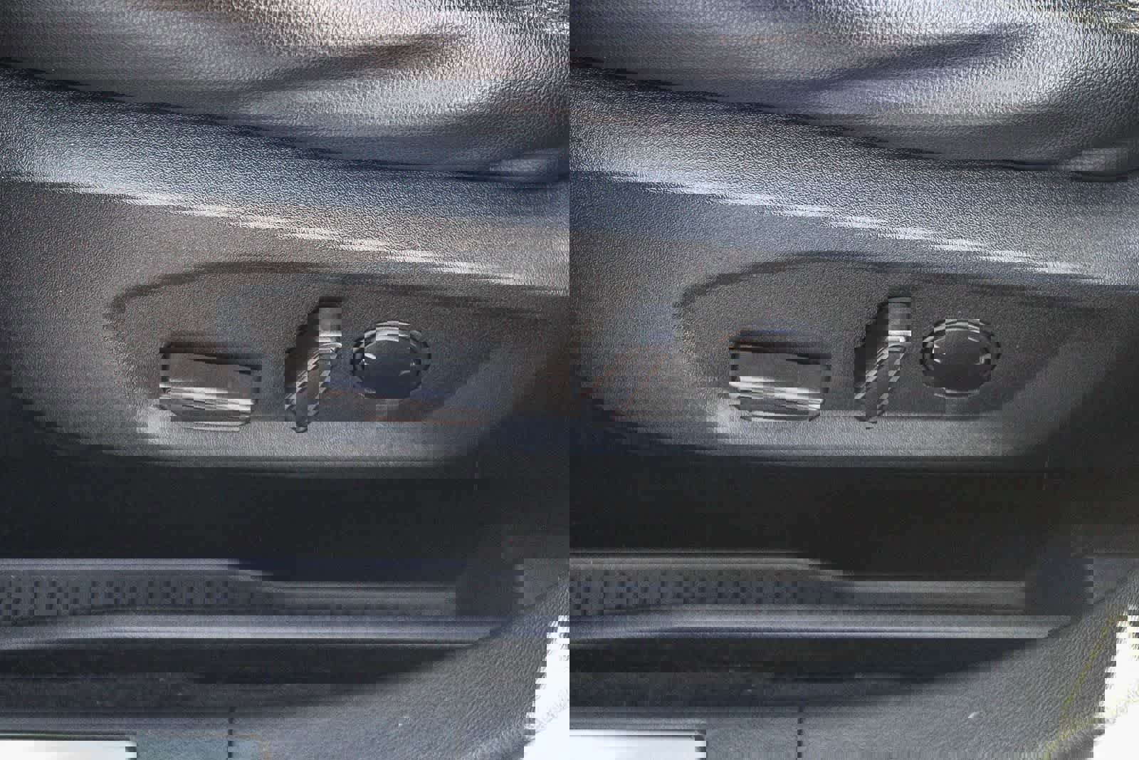 Used 2022 Ford Edge Titanium image 28