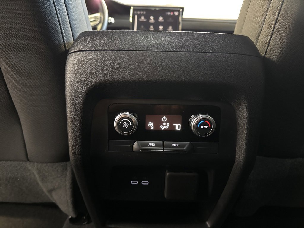 Used 2025 GMC Acadia Elevation image 23