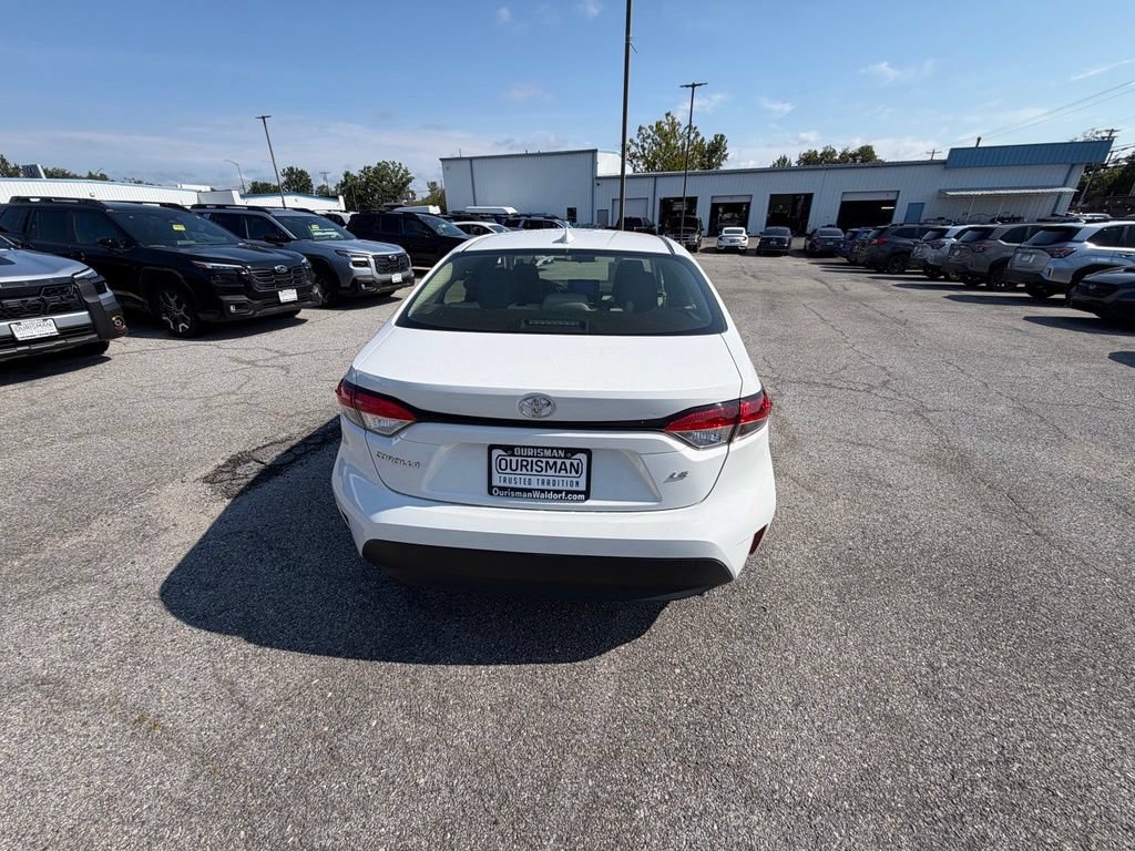 Used 2024 Toyota Corolla LE FWD image 7