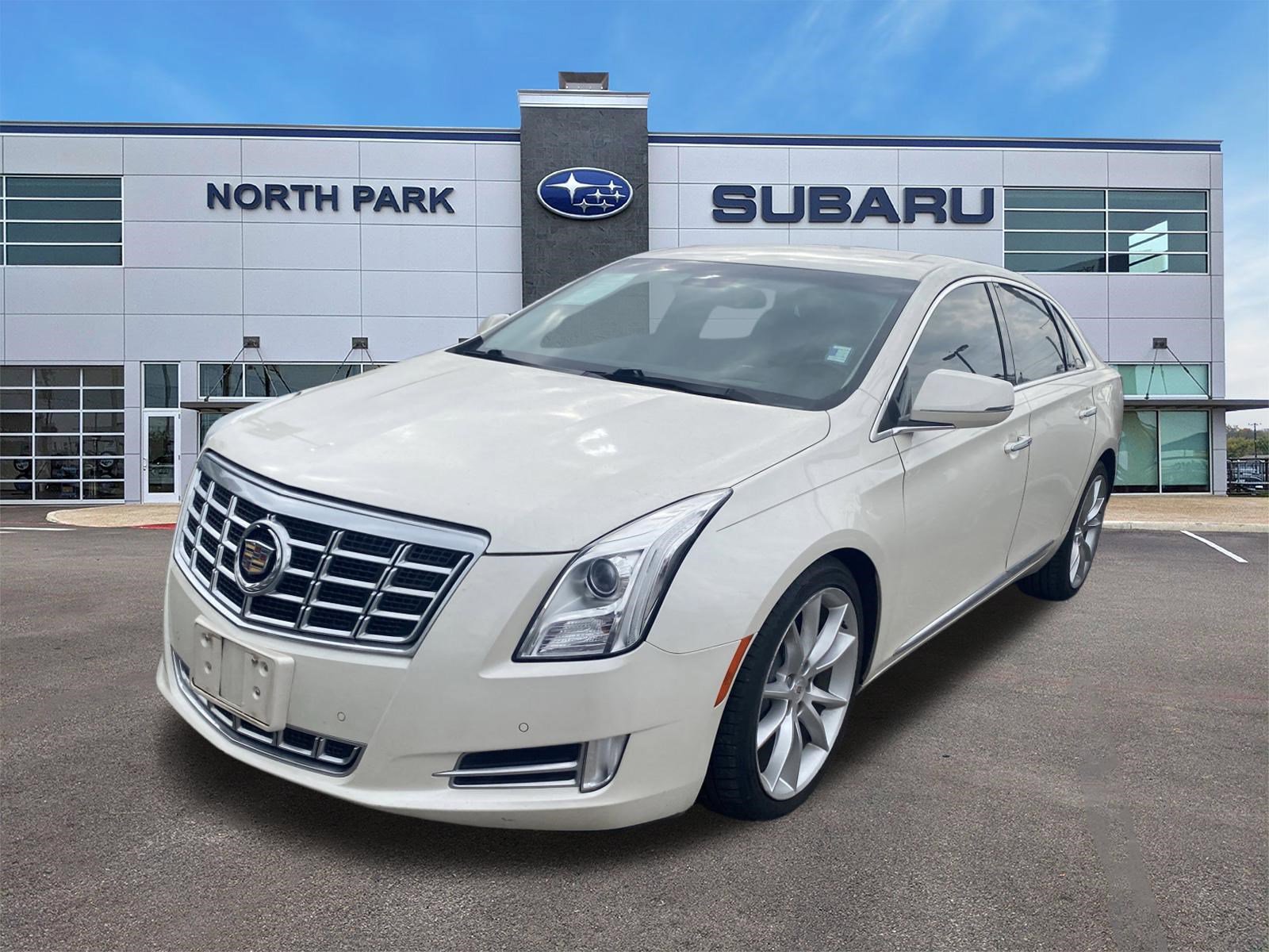 Used 2013 Cadillac XTS Premium FWD image 2