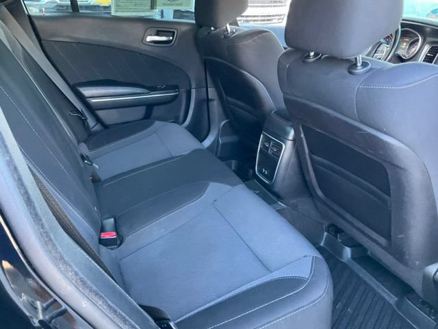 Used 2016 Dodge Charger SXT RWD image 17
