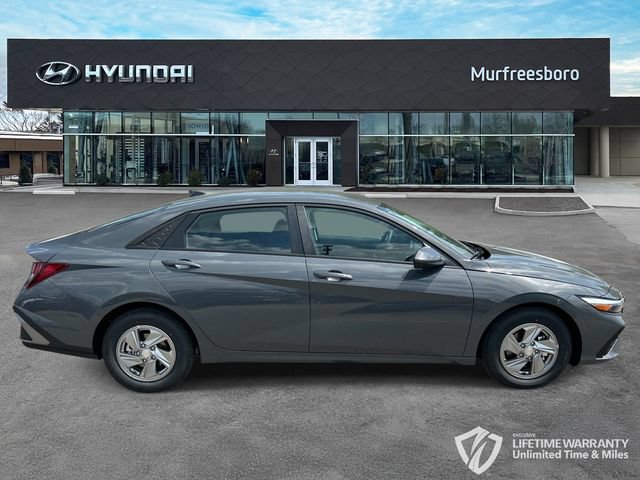 New 2026 Hyundai Elantra SE FWD image 4