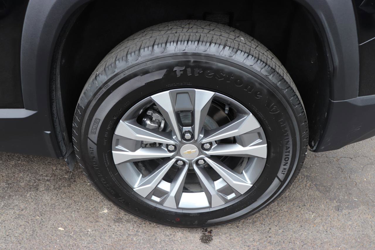 Used 2026 Chevrolet Equinox LT w/ Convenience Package II FWD image 56