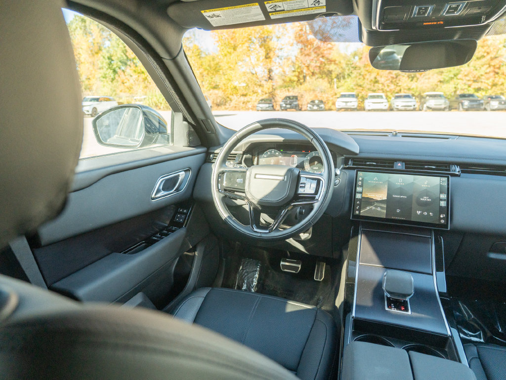 Certified 2026 Land Rover Range Rover Velar Dynamic SE AWD/4WD image 19