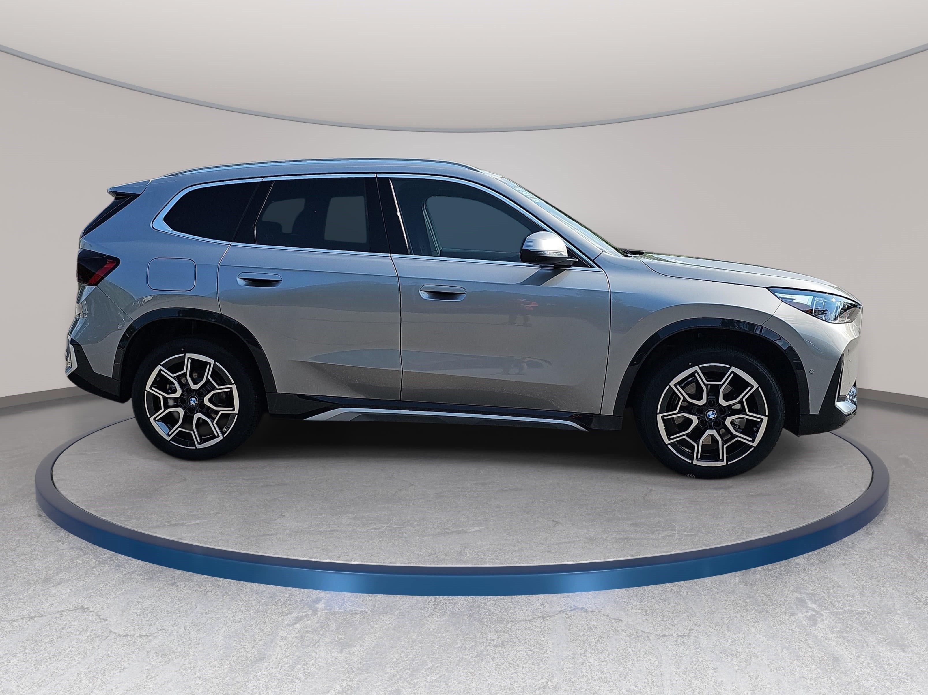 New 2026 BMW X1 xDrive28i w/ Technology Package AWD/4WD image 4