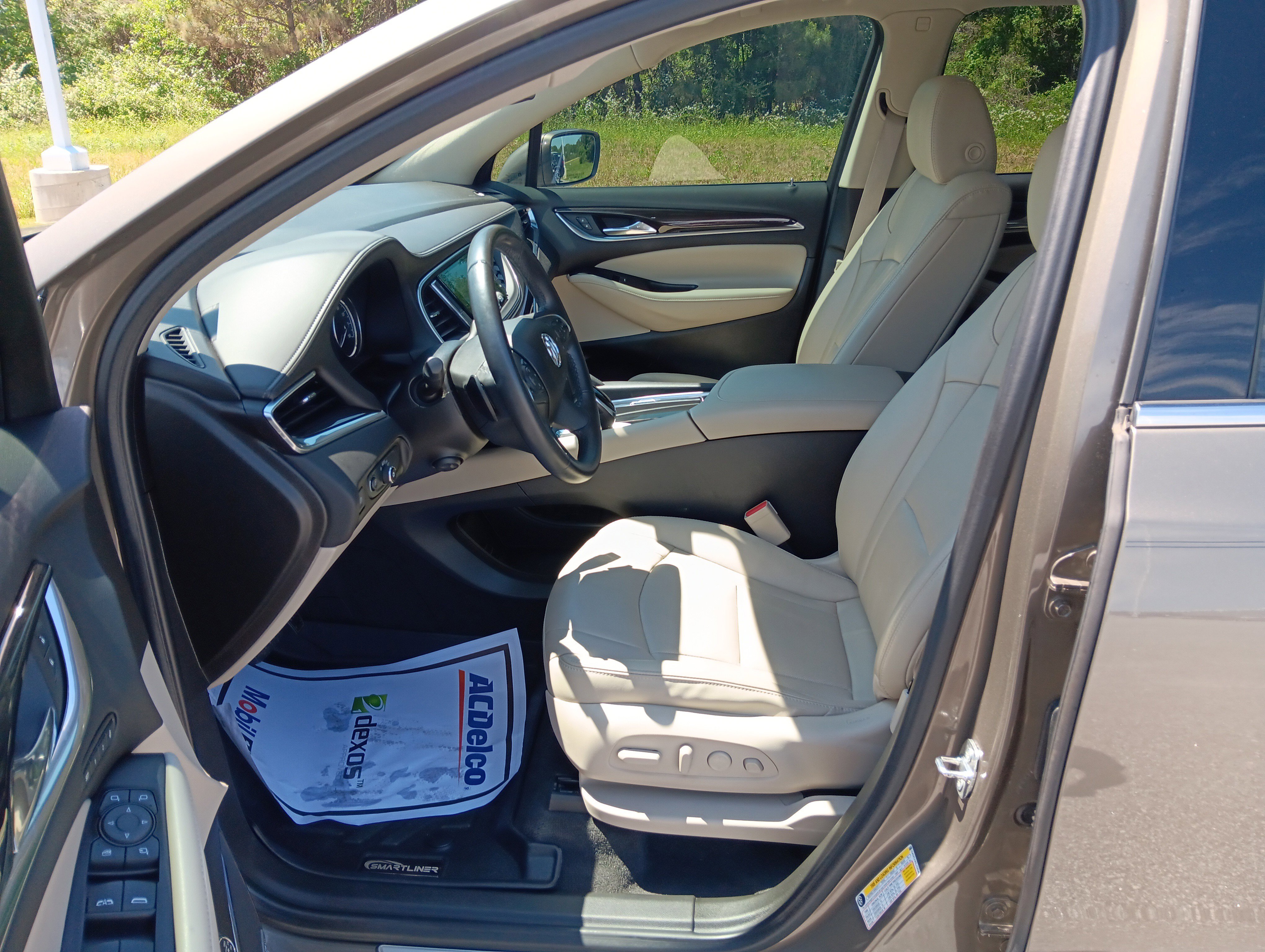 Used 2020 Buick Enclave Premium w/ Surround and Sites Package image 8