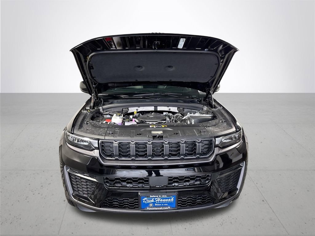 New 2026 Jeep Grand Cherokee Altitude AWD/4WD image 23