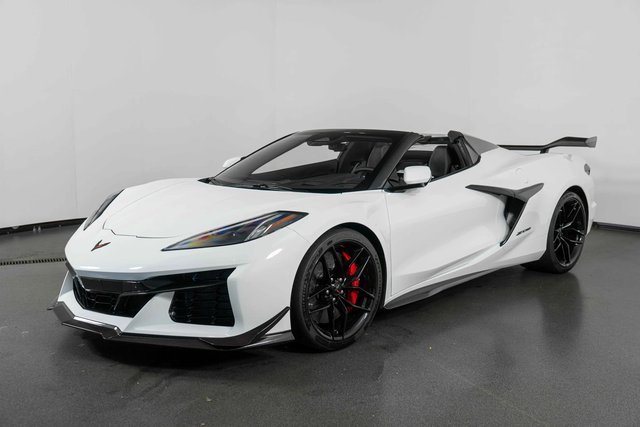 Used 2025 Chevrolet Corvette Z06 w/ Z07 Performance Package image 4