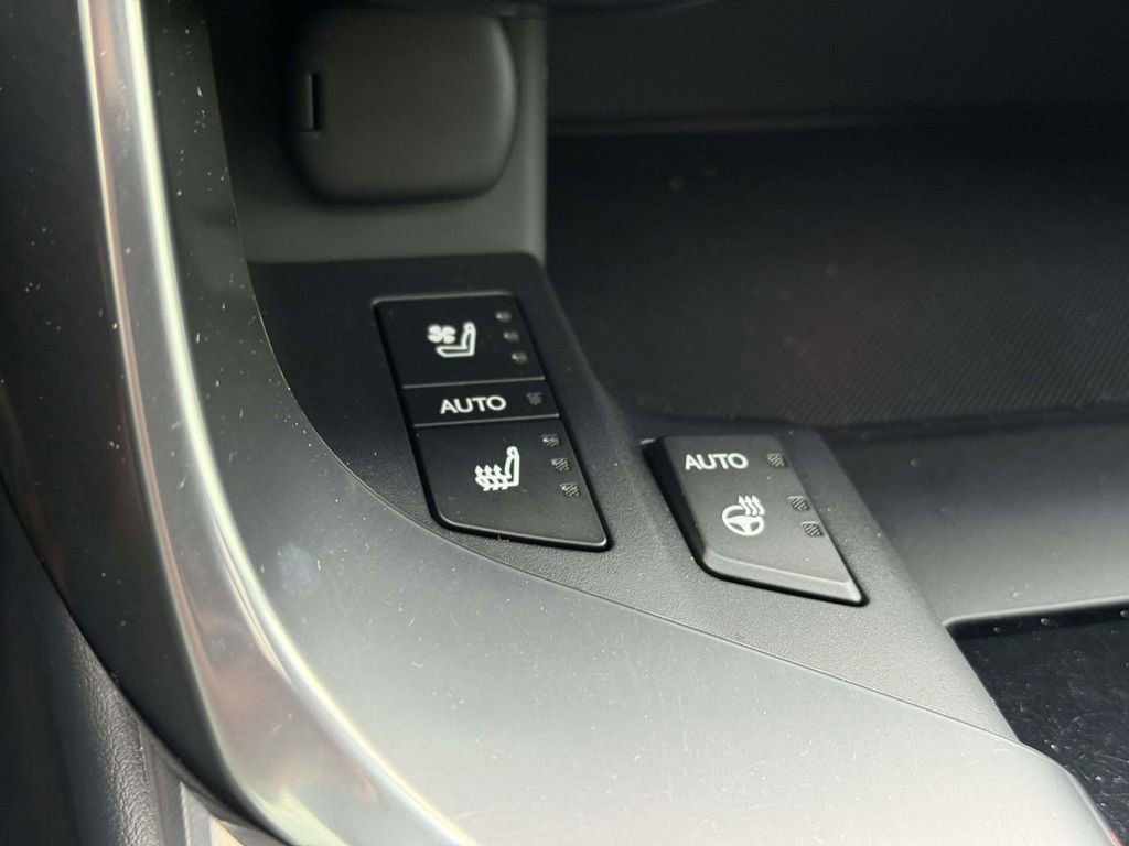 Used 2024 Lexus LX 600 F Sport image 25