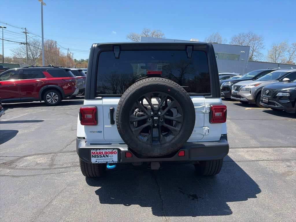 Used 2023 Jeep Wrangler Unlimited Sahara w/ Cold Weather Group AWD/4WD image 4