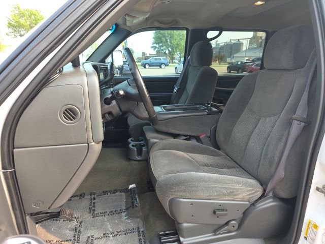 Used 2006 Chevrolet Silverado 2500 LT w/ Heavy-Duty Power Package image 11