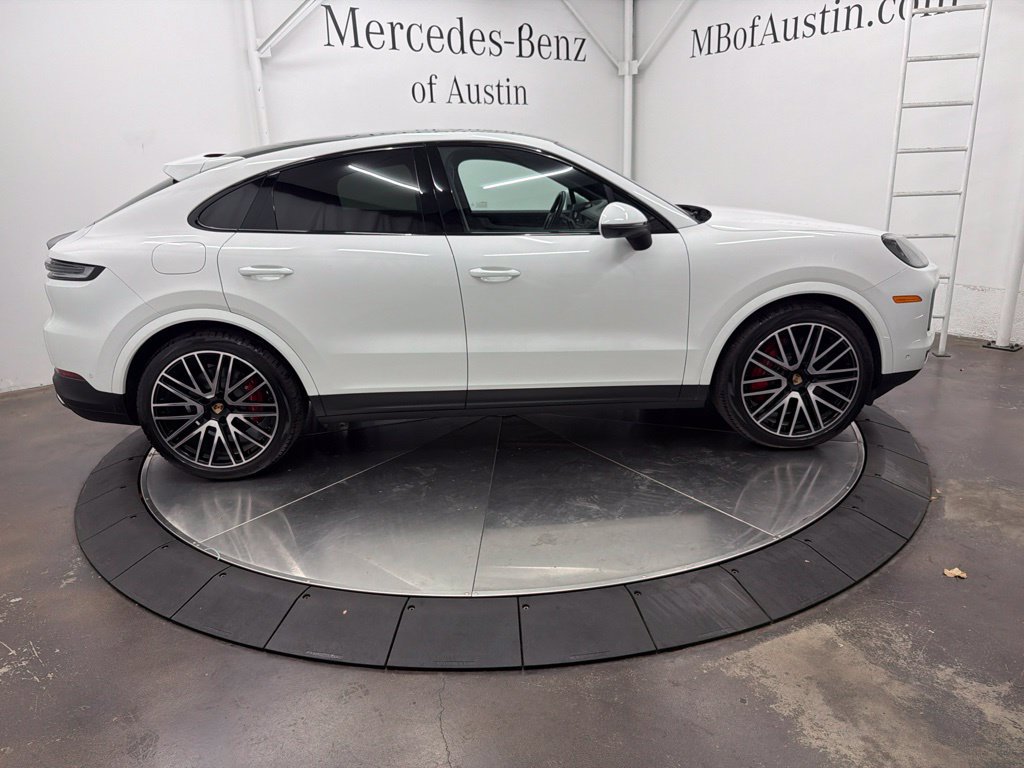 Used 2025 Porsche Cayenne S AWD/4WD image 8
